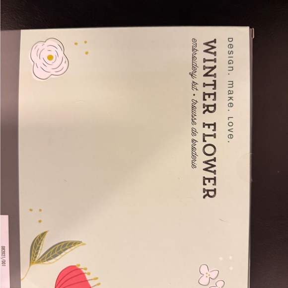 Craft Crush Winter Flower Embroidery Kit - Picture 2 of 5